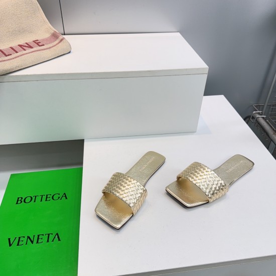 BV Slippers Shoes Best Quality
Women 35-42
