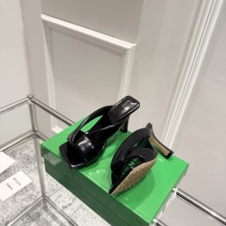 BV Slippers Shoes Best Quality
Women 35-42
