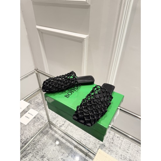 BV Slippers Shoes Best Quality
Women 35-42
