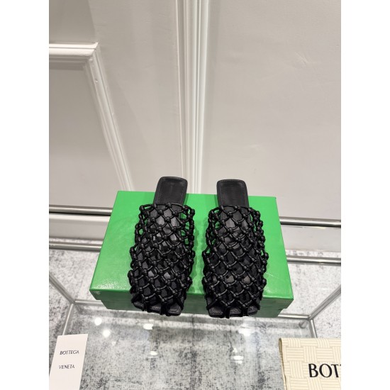 BV Slippers Shoes Best Quality
Women 35-42

