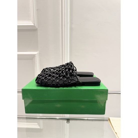 BV Slippers Shoes Best Quality
Women 35-42
