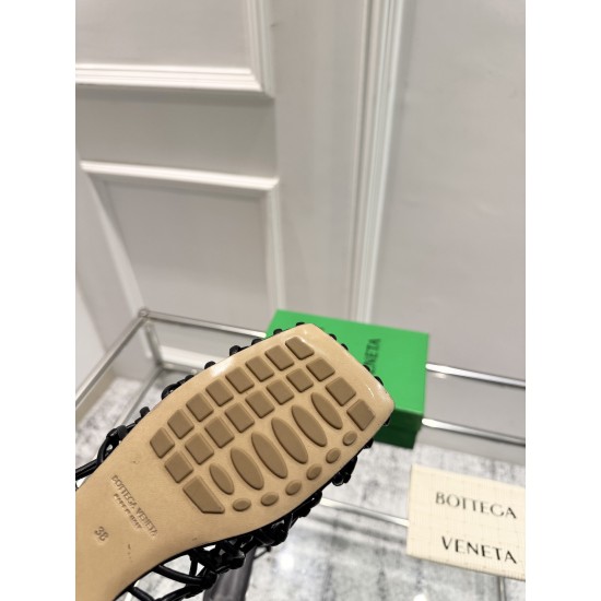 BV Slippers Shoes Best Quality
Women 35-42
