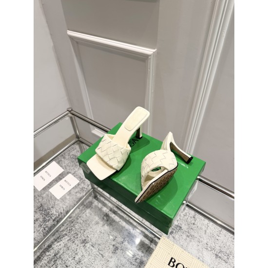 BV Slippers Shoes Best Quality
Women 35-42
