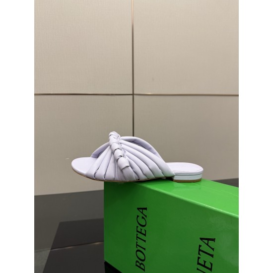 BV Slippers Shoes Best Quality
Women 35-42
