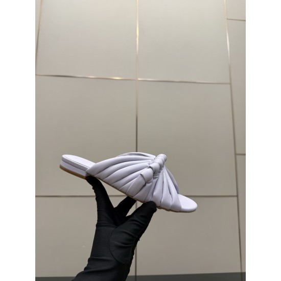 BV Slippers Shoes Best Quality
Women 35-42
