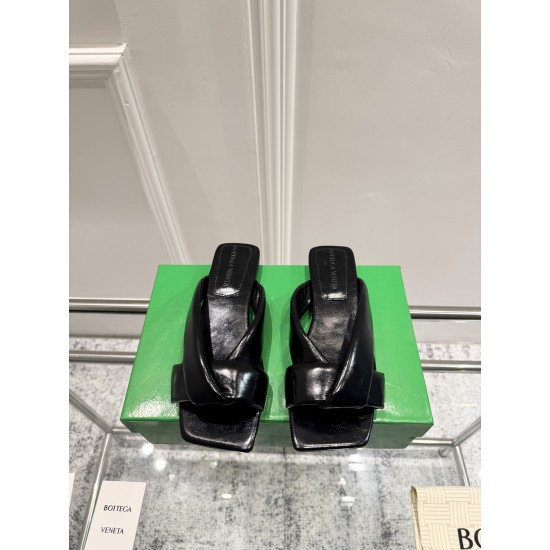 BV Slippers Shoes Best Quality
Women 35-42
