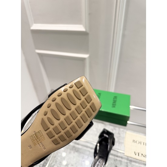 BV Slippers Shoes Best Quality
Women 35-42
