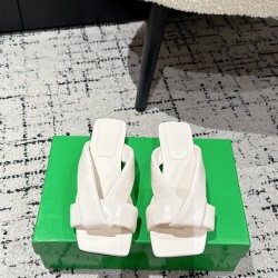 BV Slippers Shoes Best Quality
Women 35-42
