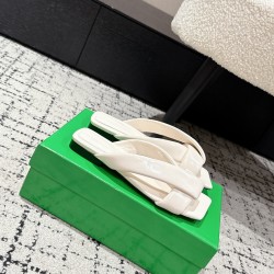 BV Slippers Shoes Best Quality
Women 35-42
