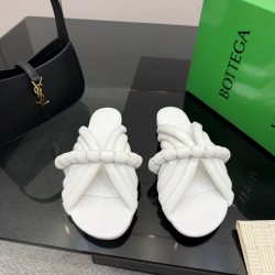 BV Slippers Shoes Best Quality
Women 35-42
