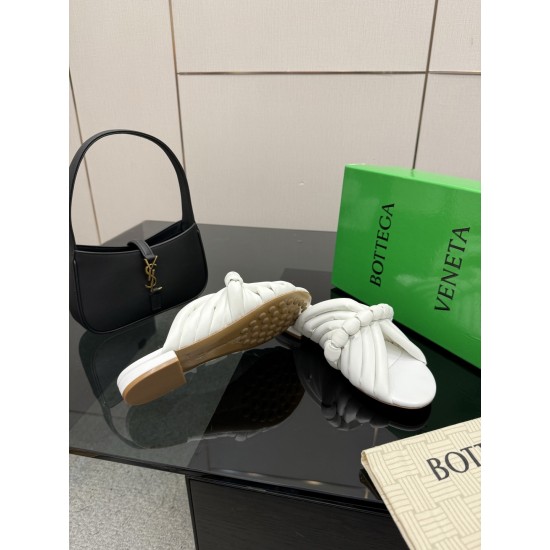 BV Slippers Shoes Best Quality
Women 35-42
