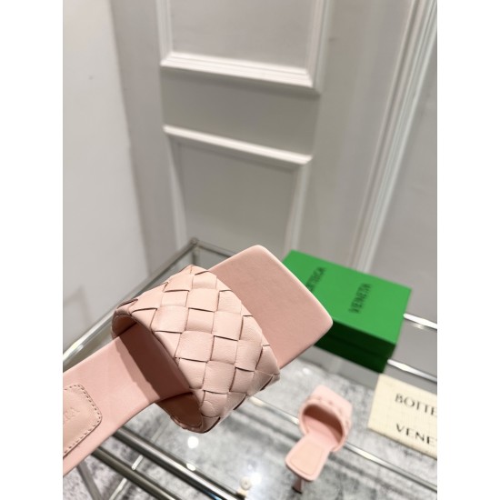BV Slippers Shoes Best Quality
Women 35-42
