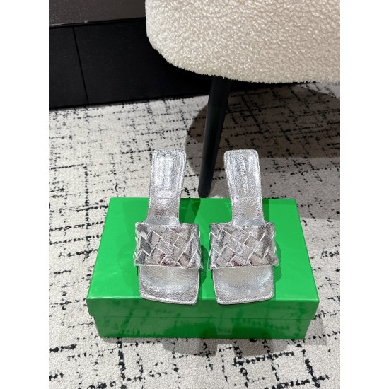 BV Slippers Shoes Best Quality
Women 35-42
