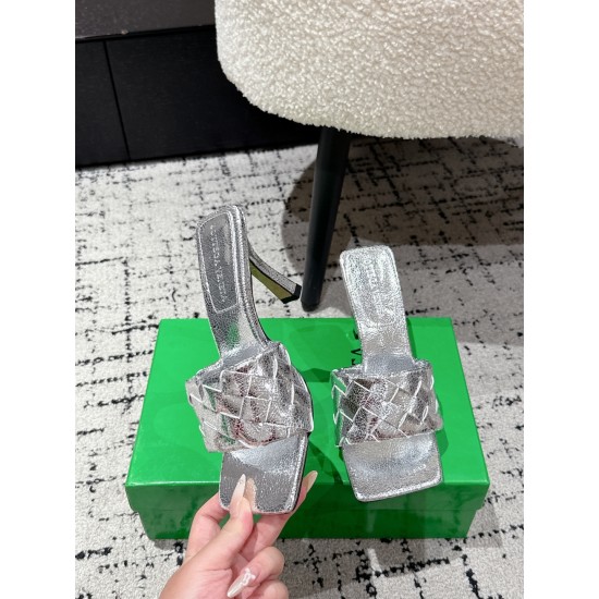 BV Slippers Shoes Best Quality
Women 35-42
