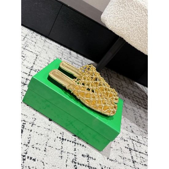 BV Slippers Shoes Best Quality
Women 35-42
