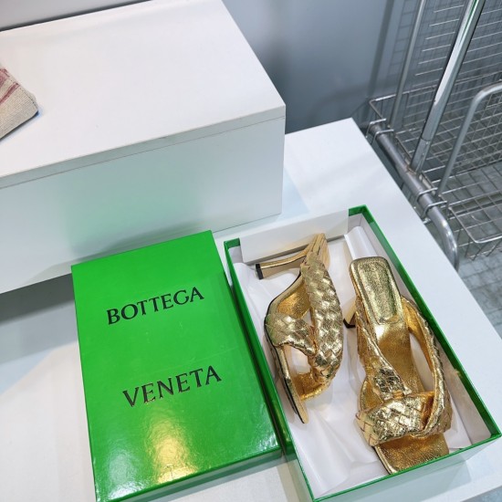 BV Slippers Shoes Best Quality
Women 35-42
