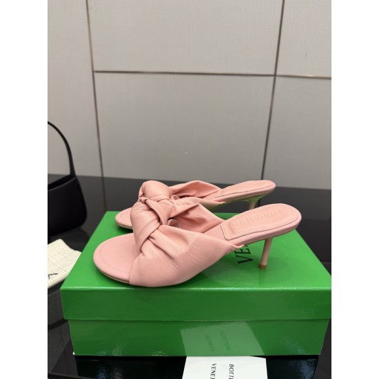BV Slippers Shoes Best Quality
Women 35-42
