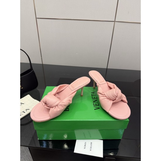 BV Slippers Shoes Best Quality
Women 35-42
