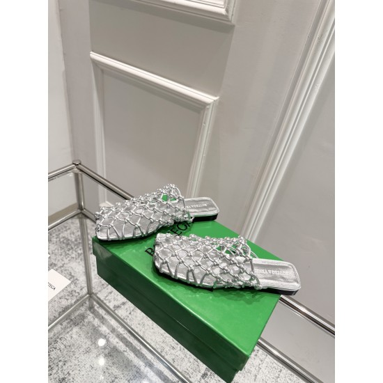 BV Slippers Shoes Best Quality
Women 35-42
