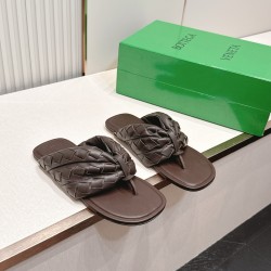 BV Slippers Shoes Best Quality
Women 35-42
