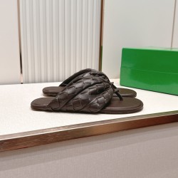 BV Slippers Shoes Best Quality
Women 35-42
