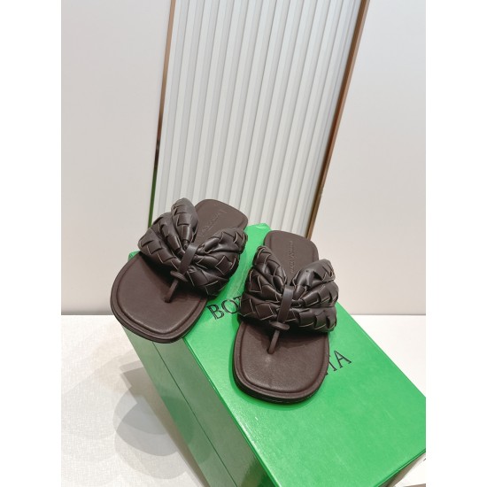 BV Slippers Shoes Best Quality
Women 35-42
