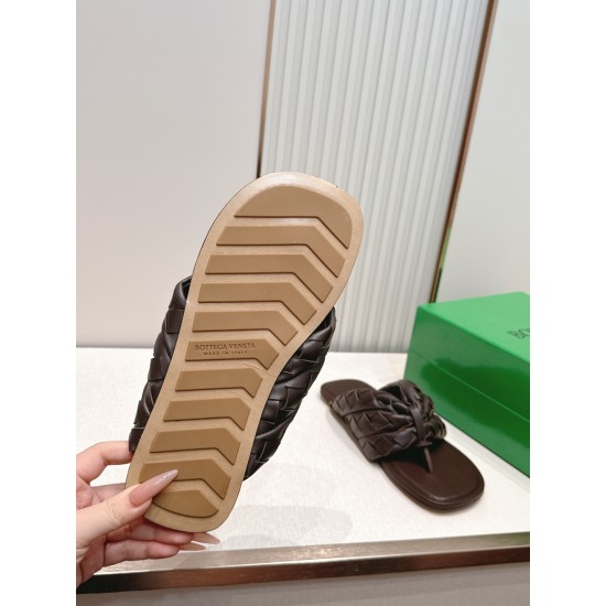 BV Slippers Shoes Best Quality
Women 35-42
