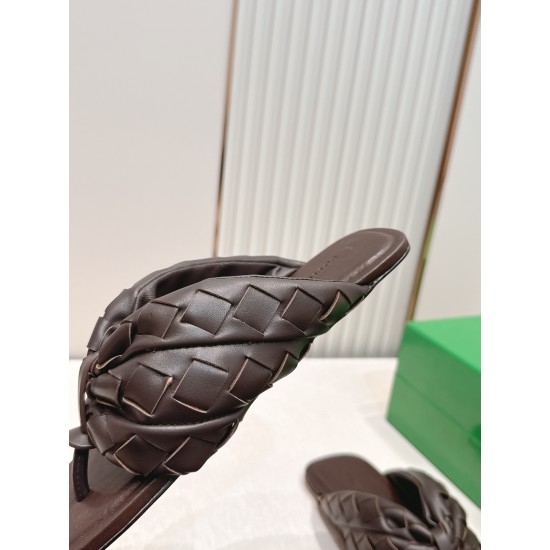 BV Slippers Shoes Best Quality
Women 35-42
