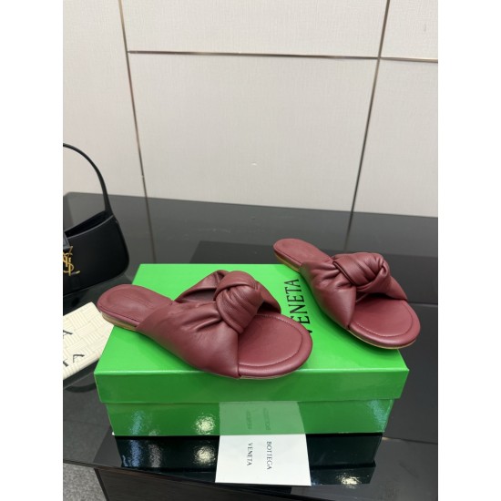 BV Slippers Shoes Best Quality
Women 35-42
