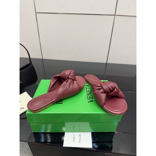 BV Slippers Shoes Best Quality
Women 35-42
