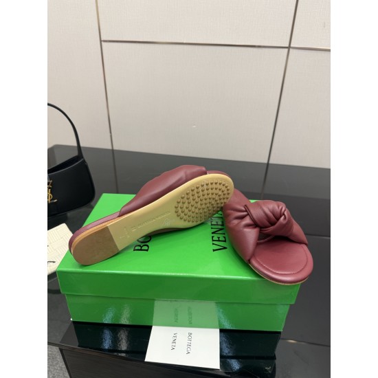 BV Slippers Shoes Best Quality
Women 35-42
