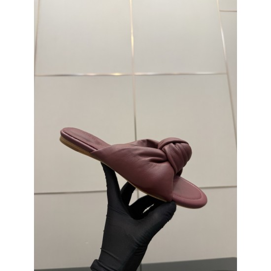 BV Slippers Shoes Best Quality
Women 35-42
