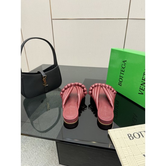 BV Slippers Shoes Best Quality
Women 35-42
