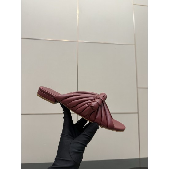 BV Slippers Shoes Best Quality
Women 35-42
