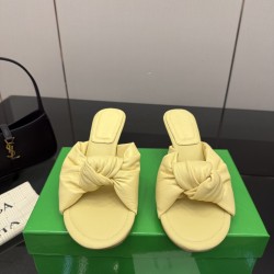 BV Slippers Shoes Best Quality
Women 35-42
