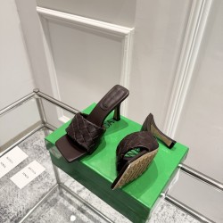 BV Slippers Shoes Best Quality
Women 35-42
