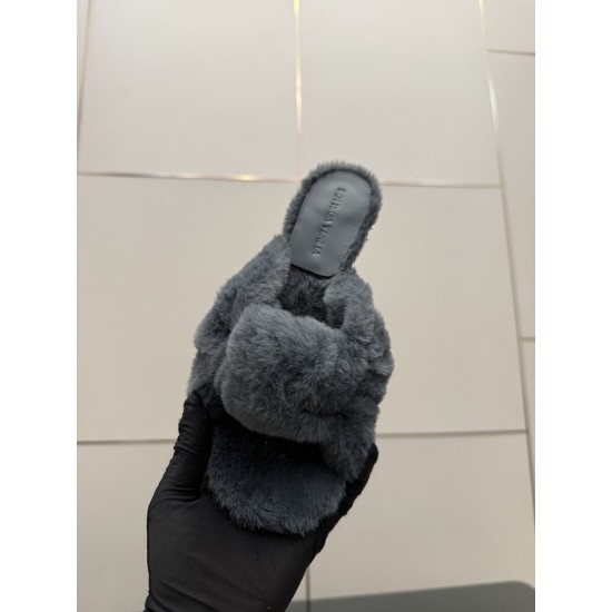 BV Slippers Shoes Best Quality
Women 35-42
