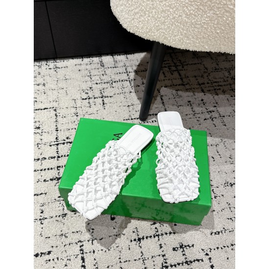 BV Slippers Shoes Best Quality
Women 35-42
