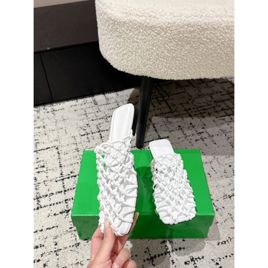 BV Slippers Shoes Best Quality
Women 35-42
