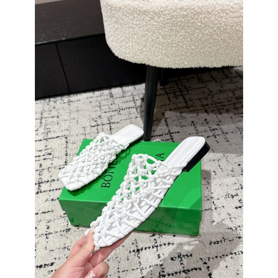 BV Slippers Shoes Best Quality
Women 35-42
