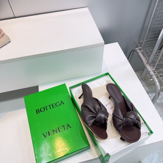 BV Slippers Shoes Best Quality
Women 35-42
