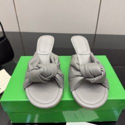 BV Slippers Shoes Best Quality
Women 35-42
