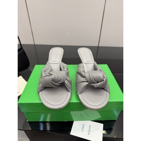 BV Slippers Shoes Best Quality
Women 35-42
