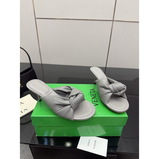 BV Slippers Shoes Best Quality
Women 35-42
