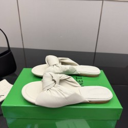 BV Slippers Shoes Best Quality
Women 35-42
