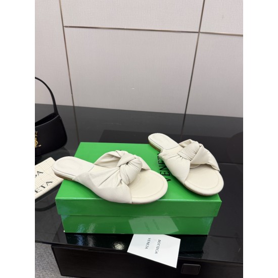 BV Slippers Shoes Best Quality
Women 35-42
