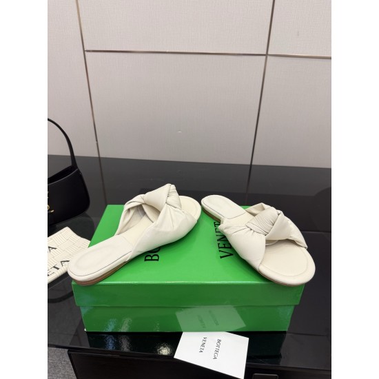 BV Slippers Shoes Best Quality
Women 35-42
