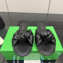 BV Slippers Shoes Best Quality
Women 35-42
