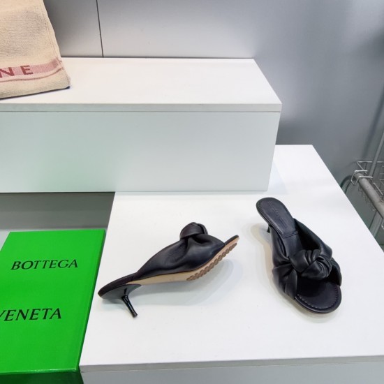 BV Slippers Shoes Best Quality
Women 35-42
