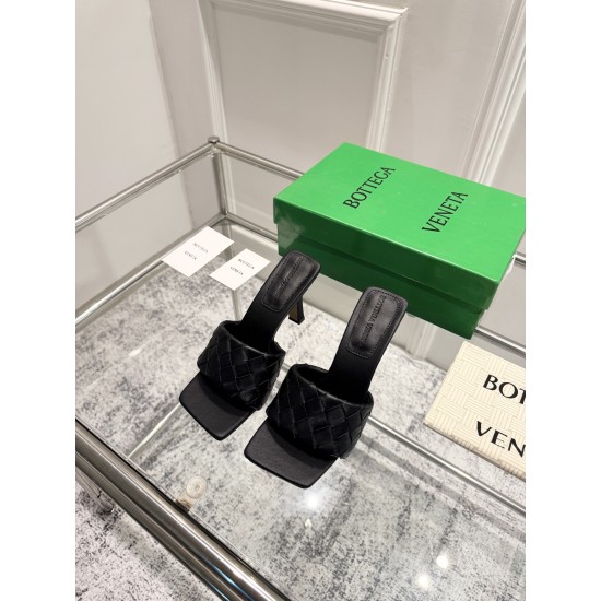 BV Slippers Shoes Best Quality
Women 35-42

